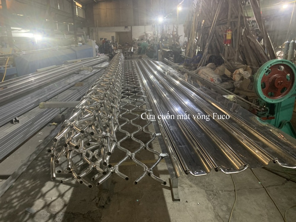cửa cuốn mắt võng inox 304 tại hà nội