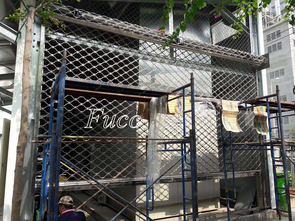 Cửa cuốn lưới mắt võng inox