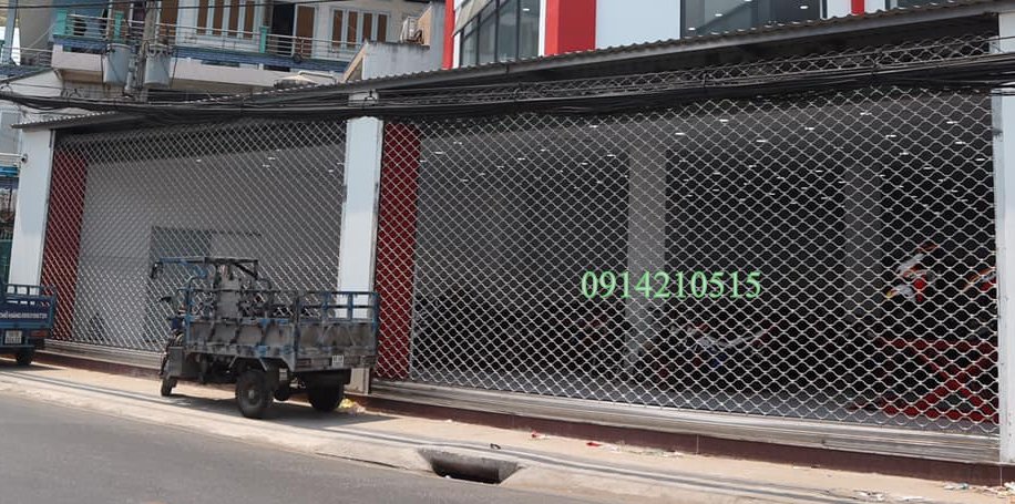 Cửa cuốn lưới mắt võng inox