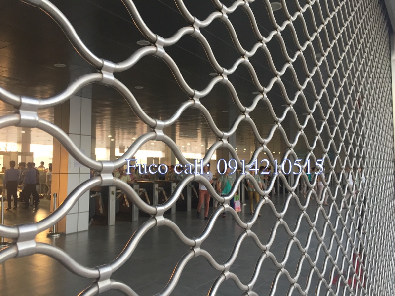 cửa cuốn mắt võng inox