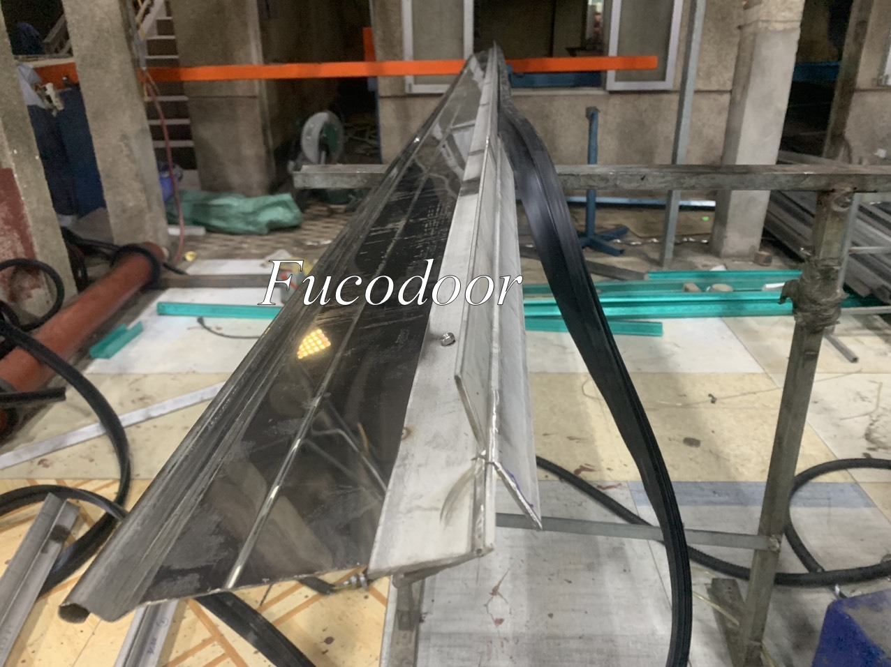 Cửa cuốn mắt võng INOX 304 ống phi 12.7