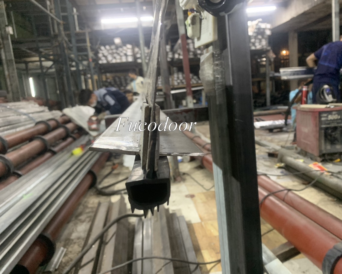 Cửa cuốn mắt võng INOX 304 ống phi 12.7