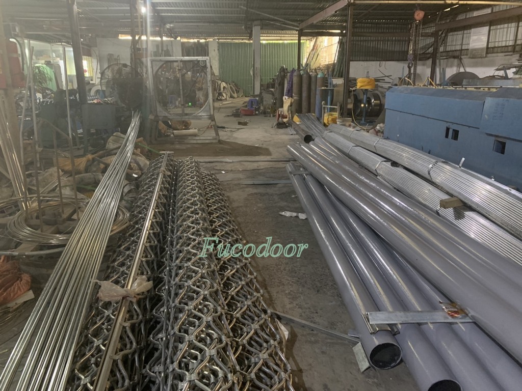 cửa cuốn mắt võng sơn tĩnh điện