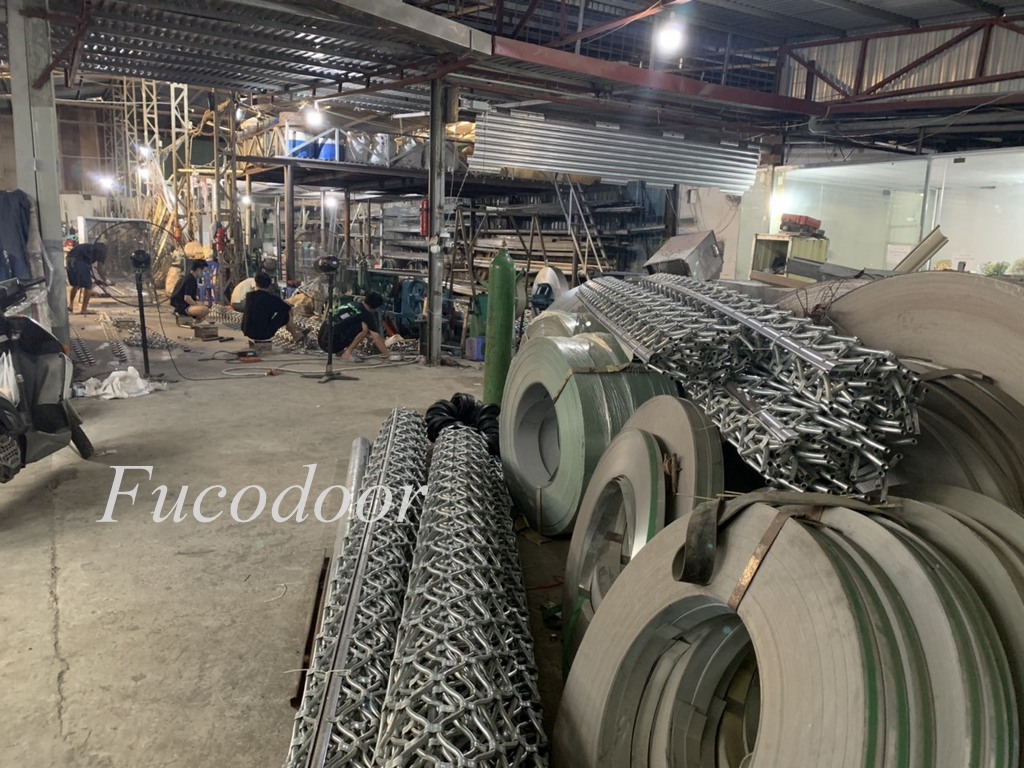 Cửa cuốn lưới mắt võng sơn tĩnh điện giá bán