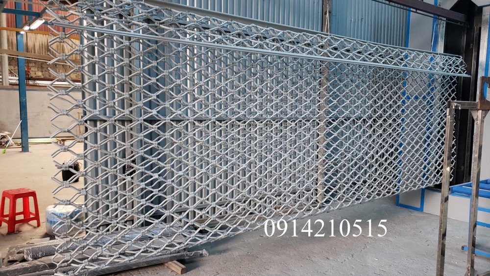 cửa cuốn mắt võng sơn tĩnh điện