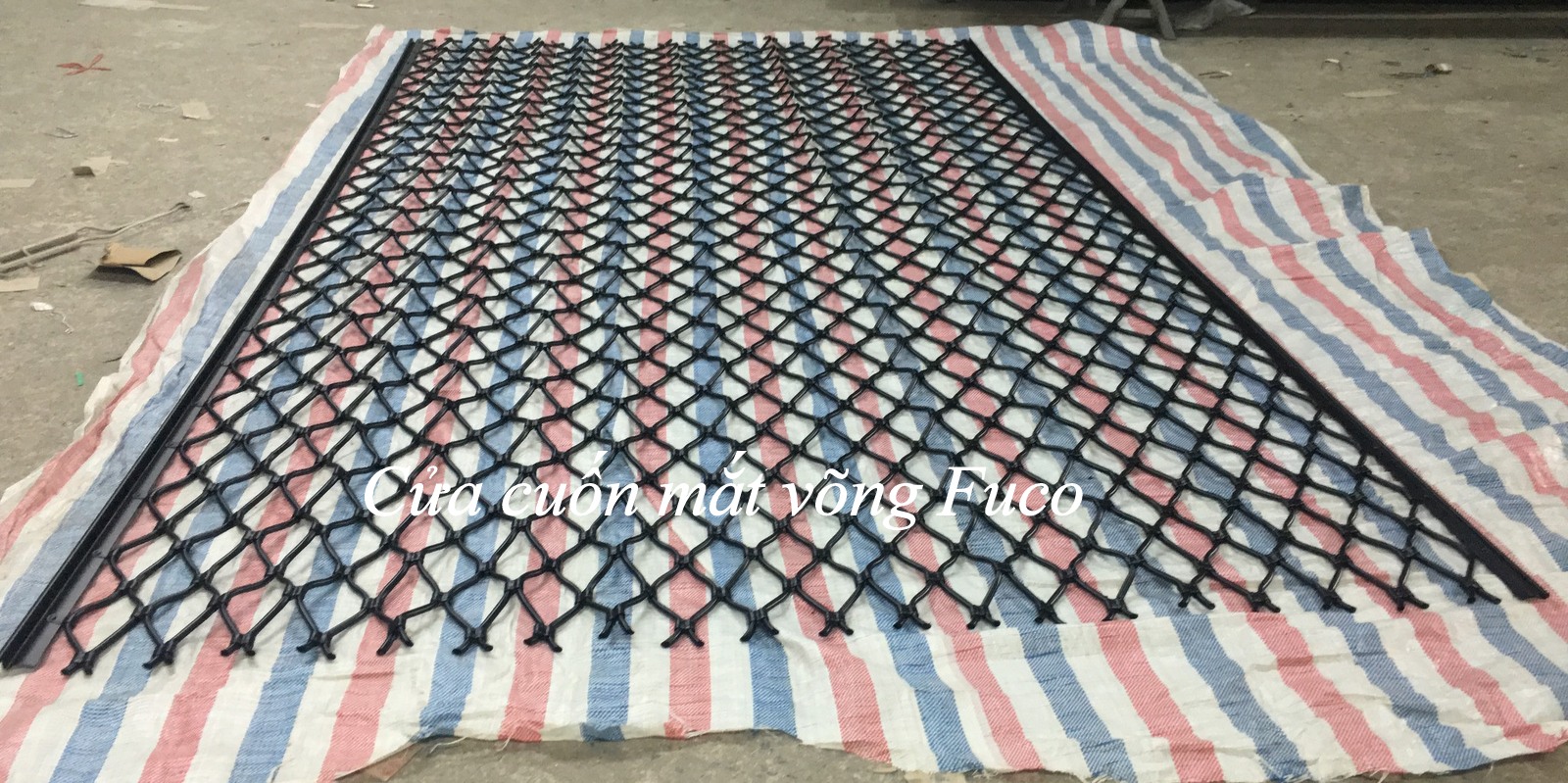 cửa cuốn mắt võng sơn tĩnh điện