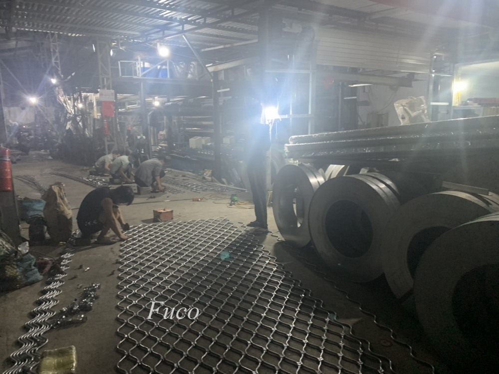 Cửa cuốn mắt võng sơn tĩnh điện phi 12.7