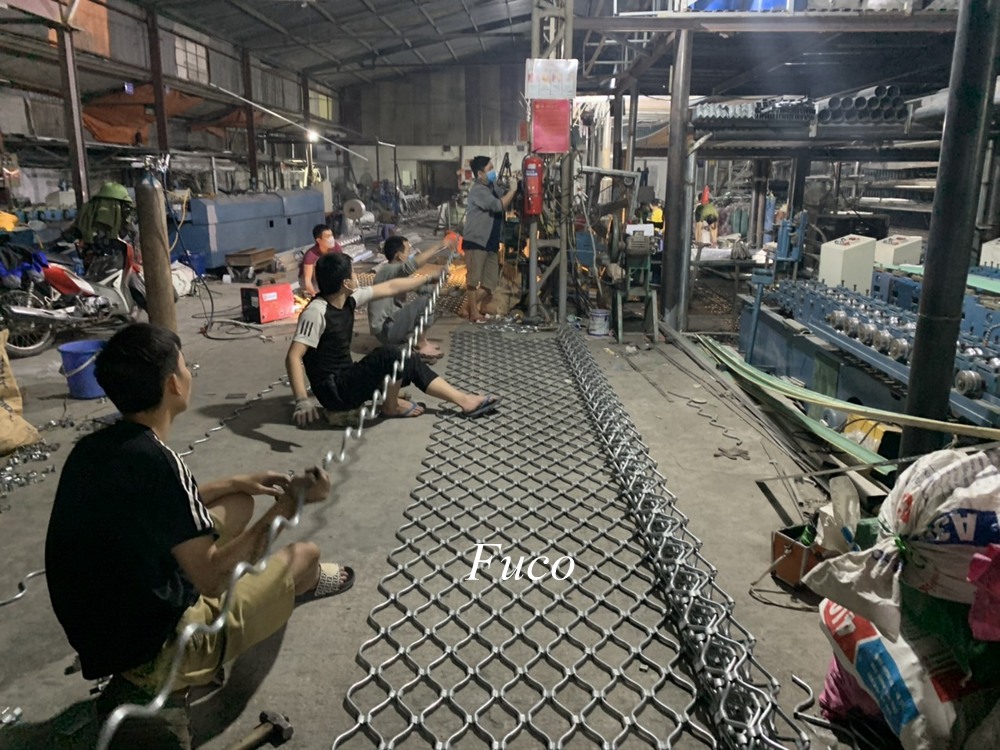 Cửa cuốn mắc võng, Cửa lưới mắt võng