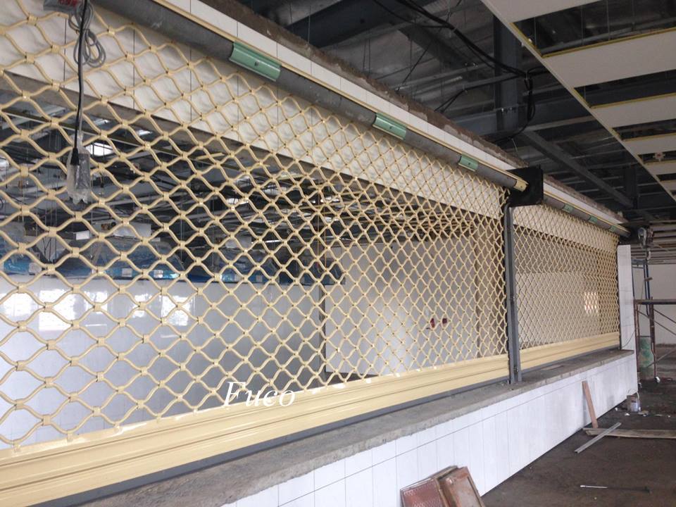 Cửa Cuốn Lưới Mắc Võng Sơn Tĩnh Điện