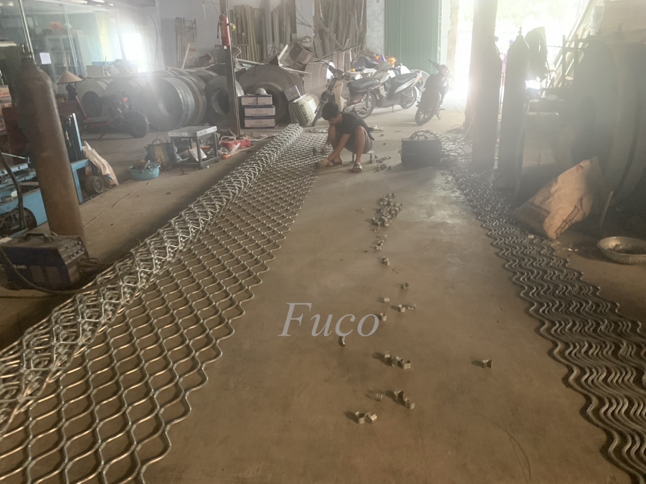 Báo giá cửa cuốn lưới, cửa cuốn mắt võng, cửa cuốn mắt lưới, cửa cuốn mắc lưới