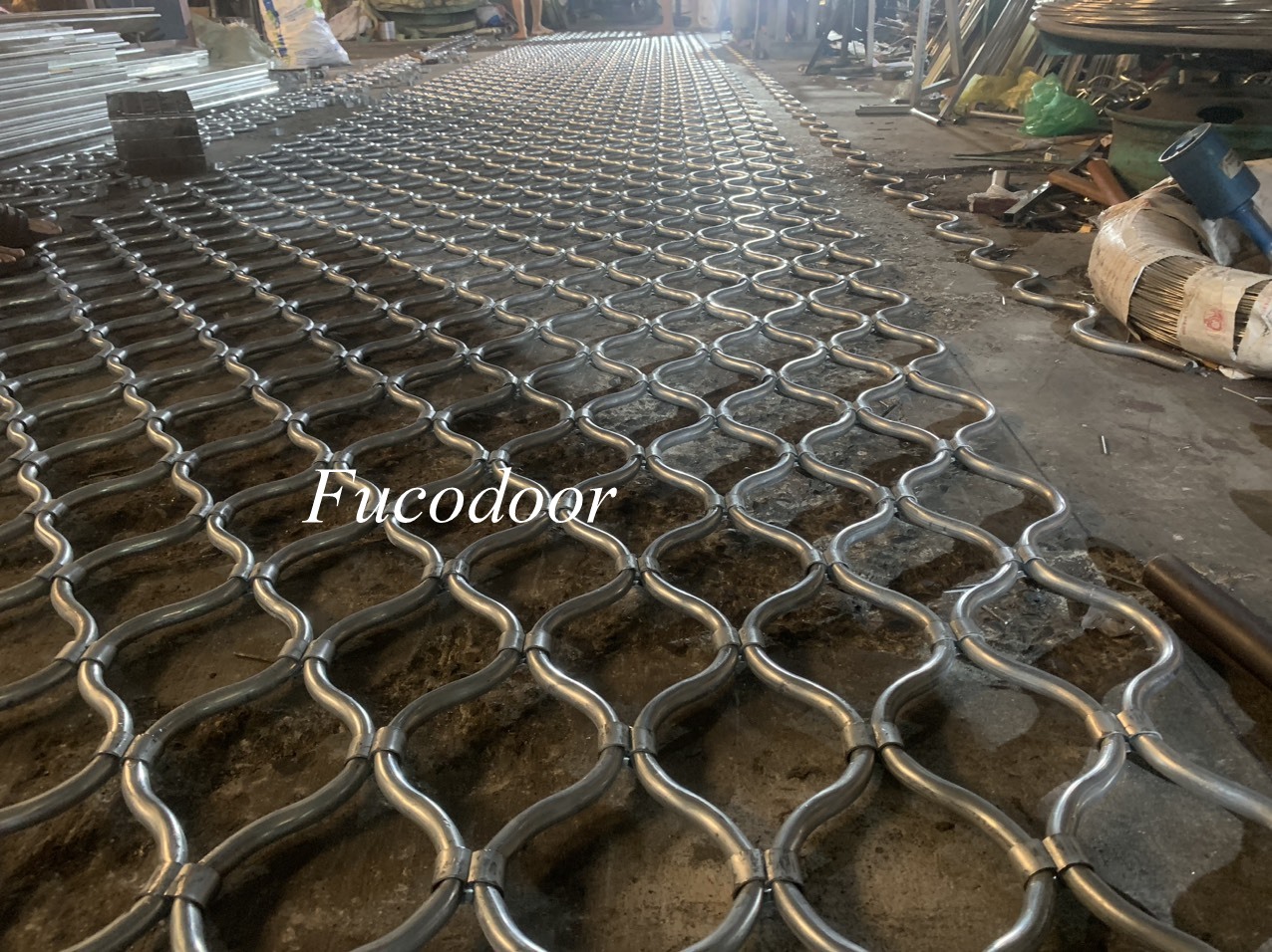 Cửa cuốn mắt võng sơn tĩnh điện ống 15.9