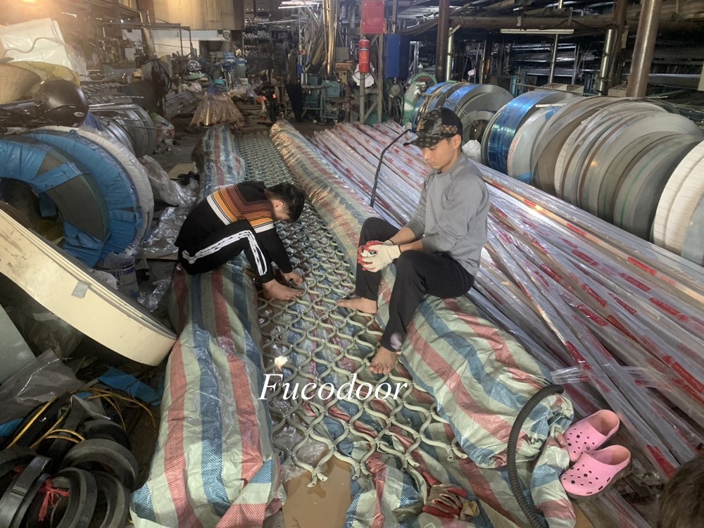 Nhà máy sản xuất cửa cuốn mắt võng, cửa cuốn mắt lưới