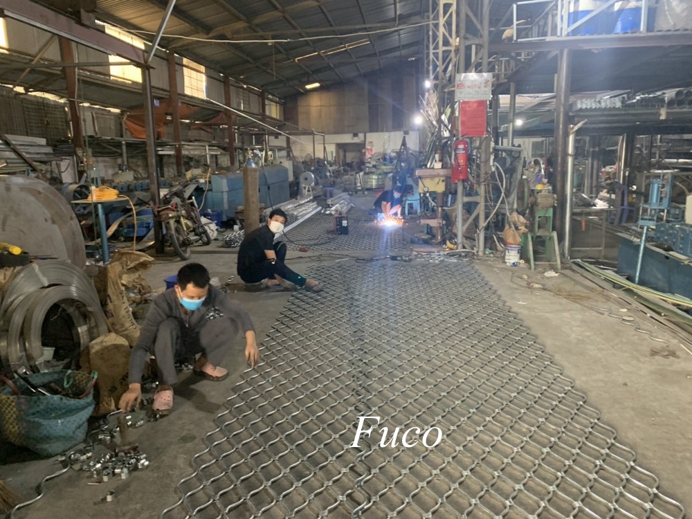 Cửa cuốn mắt võng tại Điện Máy Xanh, Bách Hoá Xanh