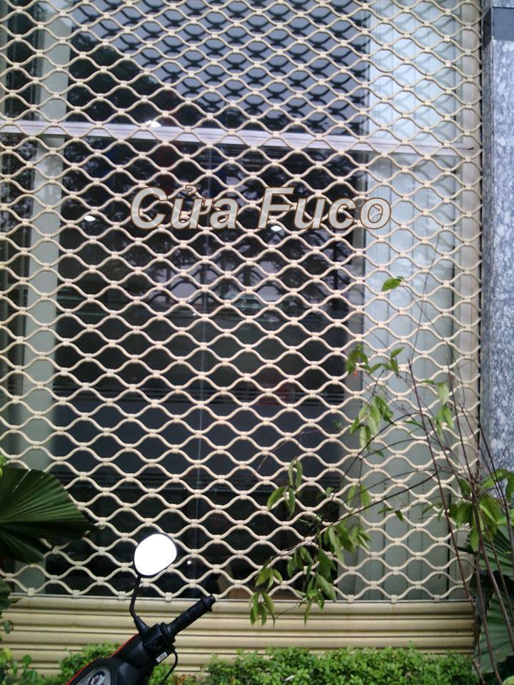 Cửa cuốn lưới đa dạng về màu sắc, chất lượng tốt, giá cả hợp lý phụ hợp cho mọi công trình từ cửa hàng, siêu thị,