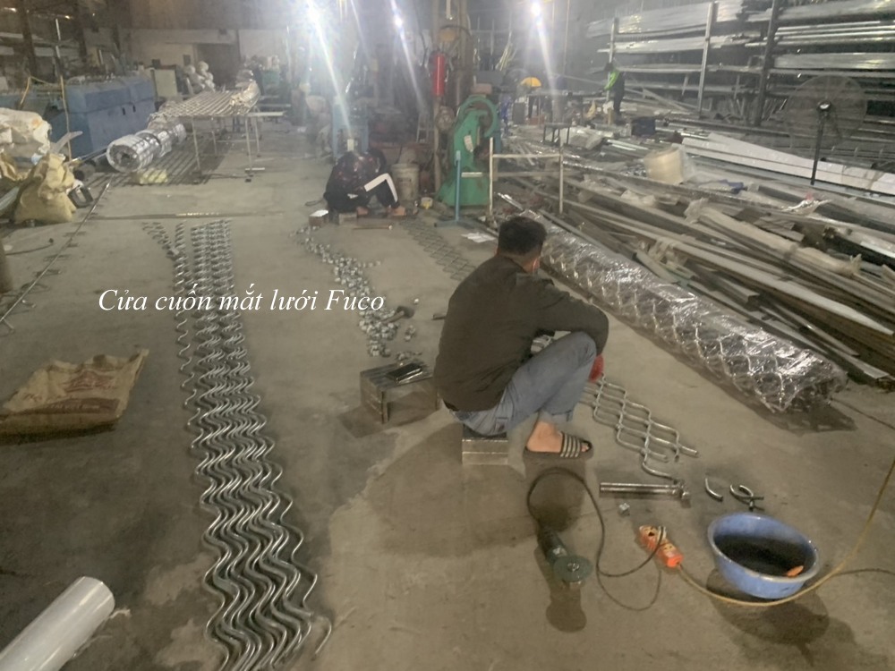 Giá cửa cuốn lưới sơn tĩnh điện, Cửa cuốn mắc võng inox, cửa cuốn mắt cáo, cửa cuốn lưới, cửa cuốn siêu thoáng