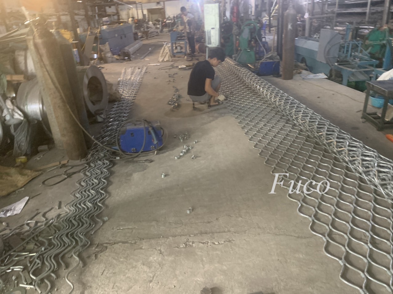 Cửa cuốn Lưới Sơn Tĩnh Điện