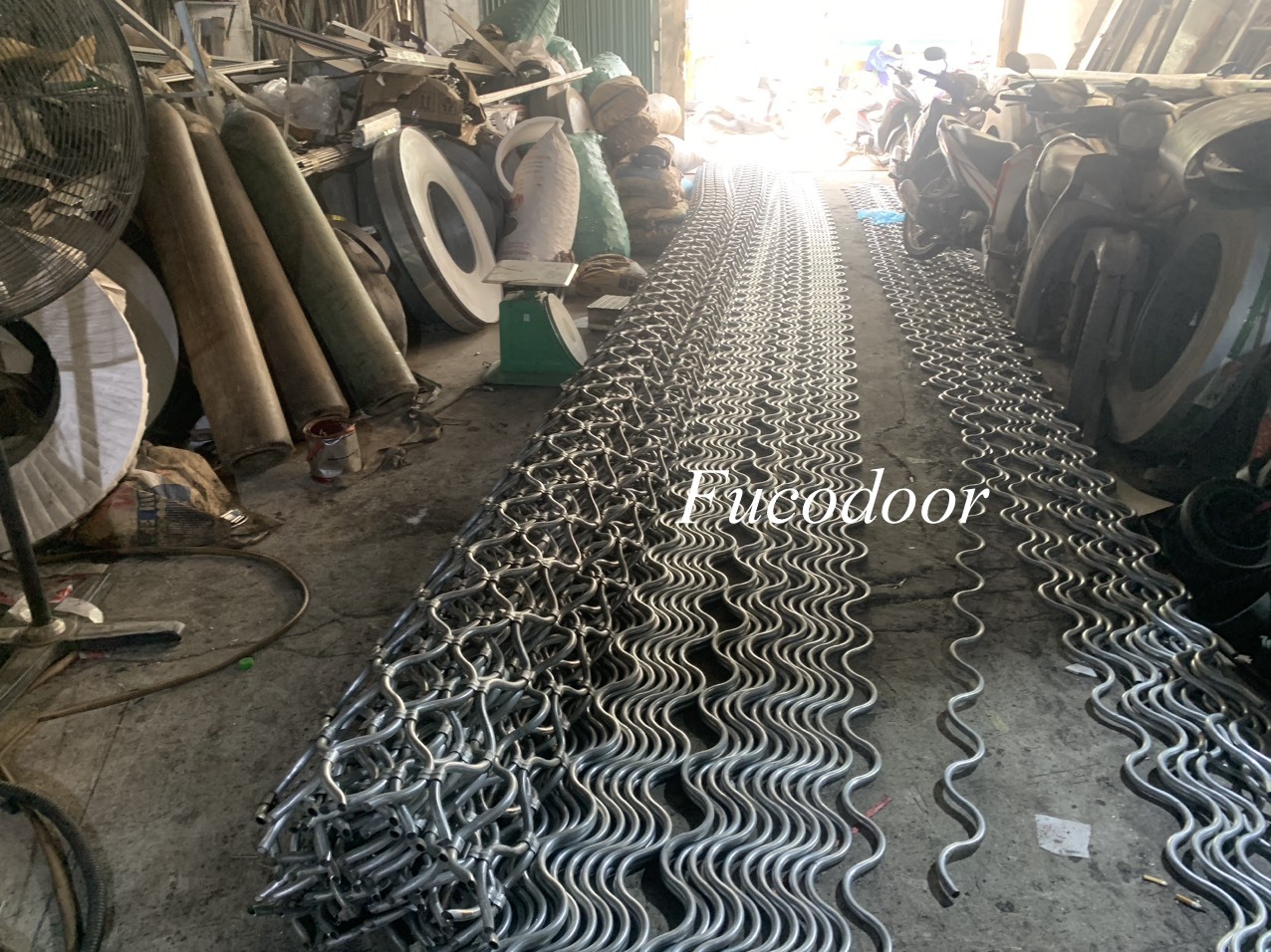 Nhà máy sản xuất cửa cuốn mắt võng, cửa cuốn mắt lưới