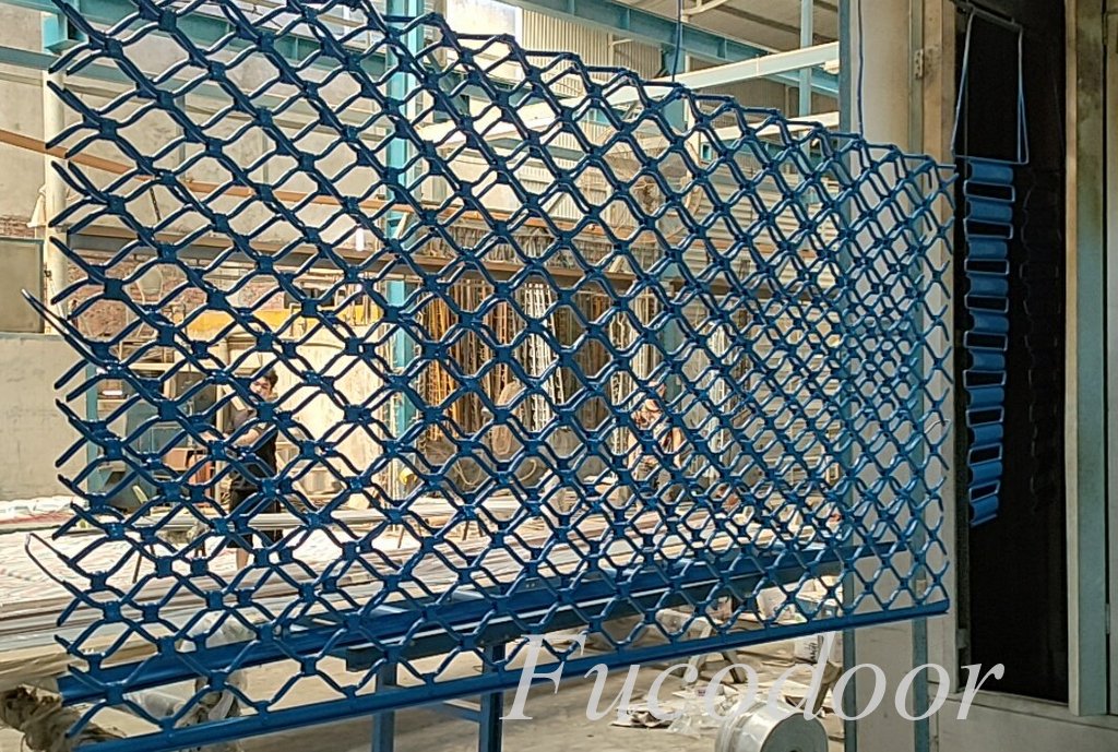 Cửa cuốn mắt võng tại điện máy xanh