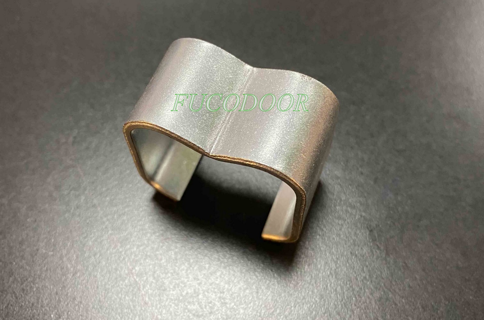 cửa cuốn mắt võng sơn tĩnh điện ống phi 16