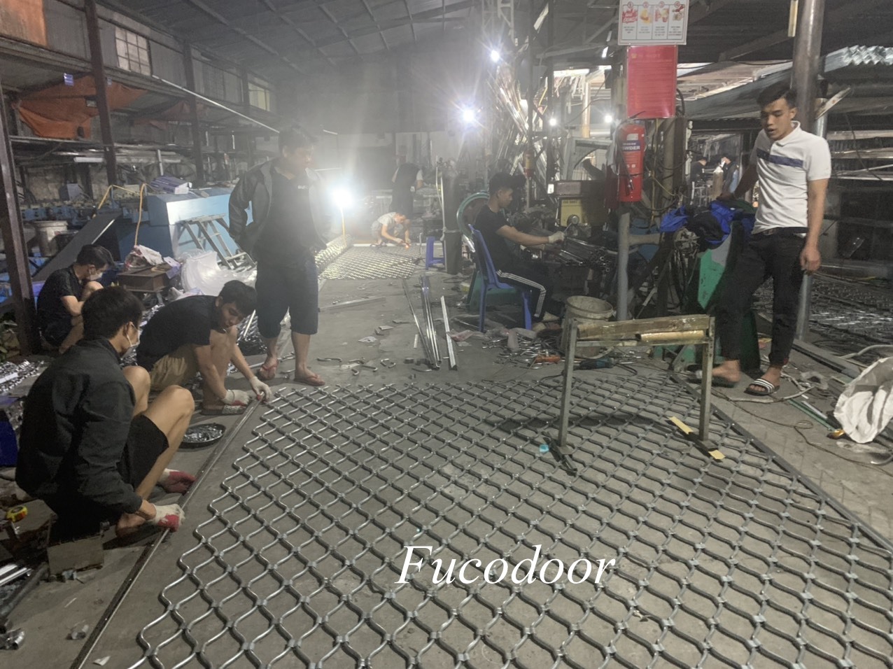 Báo giá cửa cuốn mắt cáo tại Hà Nội