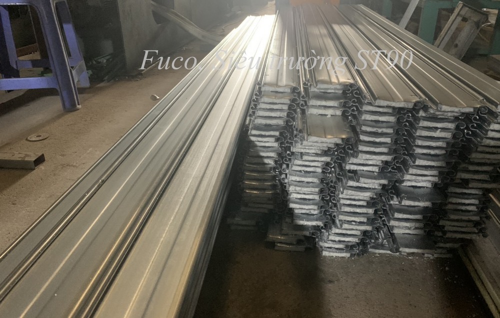Cửa cuốn thép Siêu trường ST90