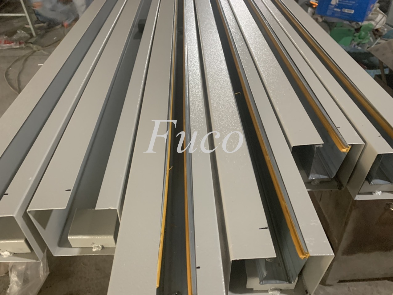 Cửa cuốn siêu trường 2 lớp, Cửa cuốn siêu trường có bông gốm