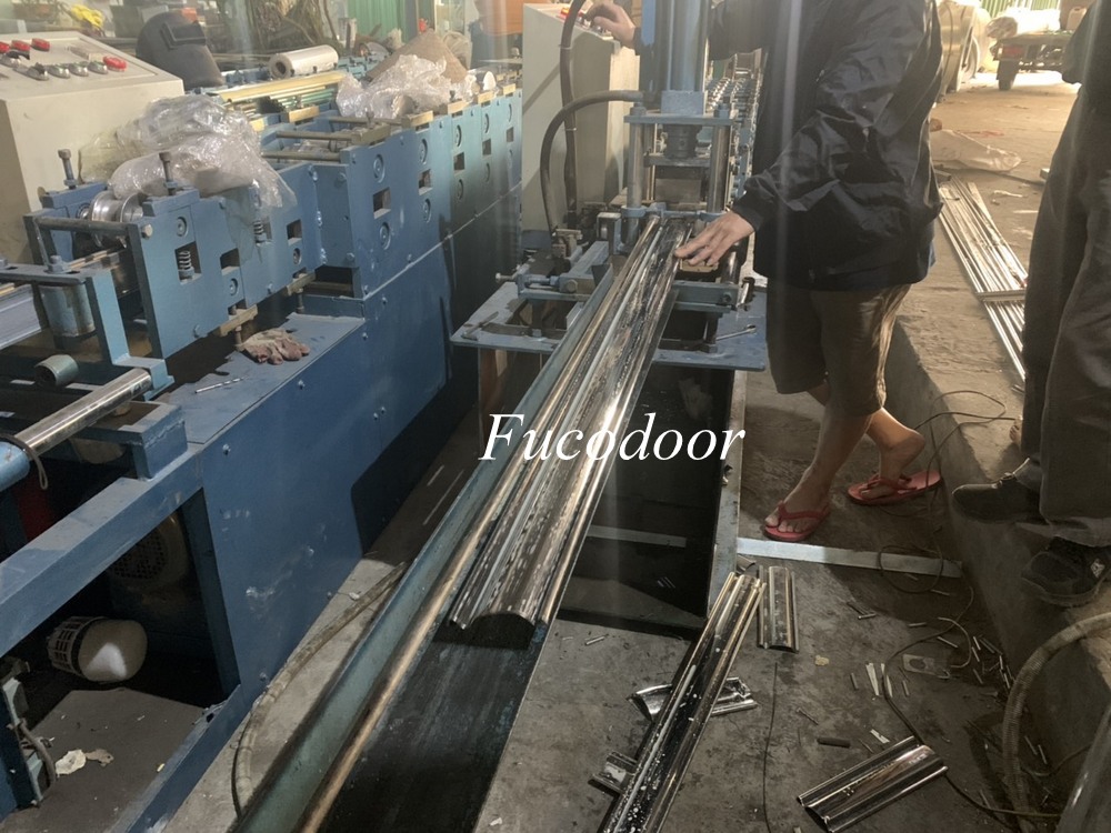 Giá cửa cuốn inox