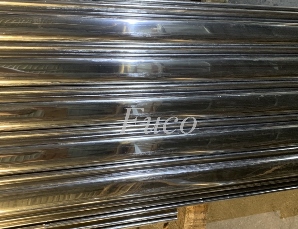 cửa cuốn inox