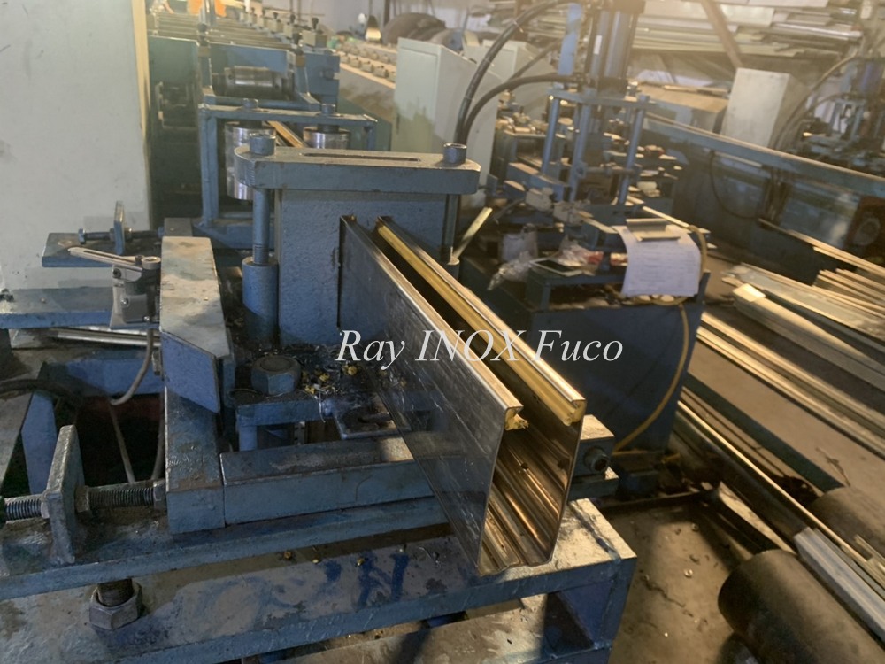 Báo giá cửa cuốn siêu trường INOX