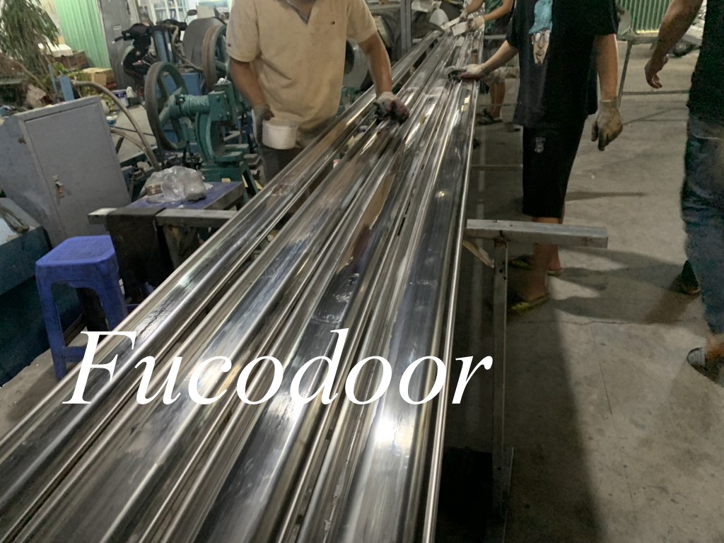 Báo giá cửa cuốn siêu trường INOX