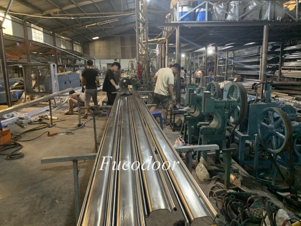 Báo giá cửa cuốn siêu trường INOX