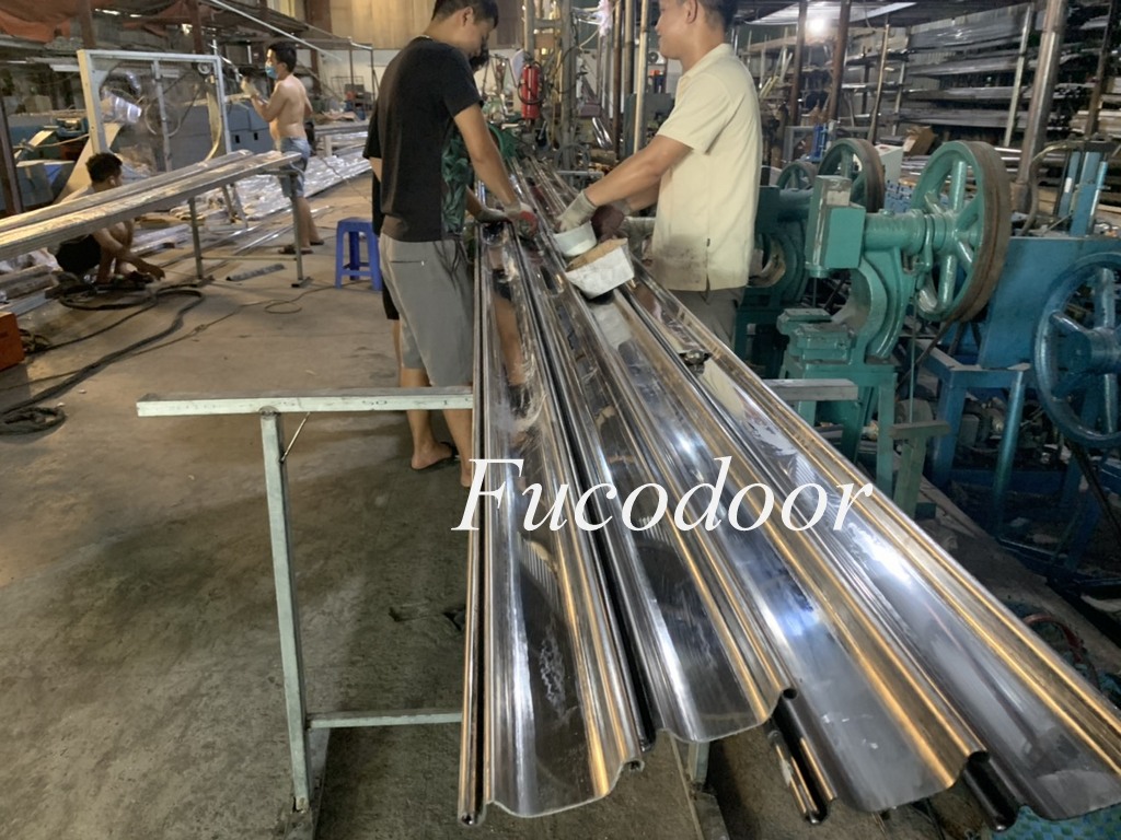 Thân cửa cuốn siêu trường INOX 304