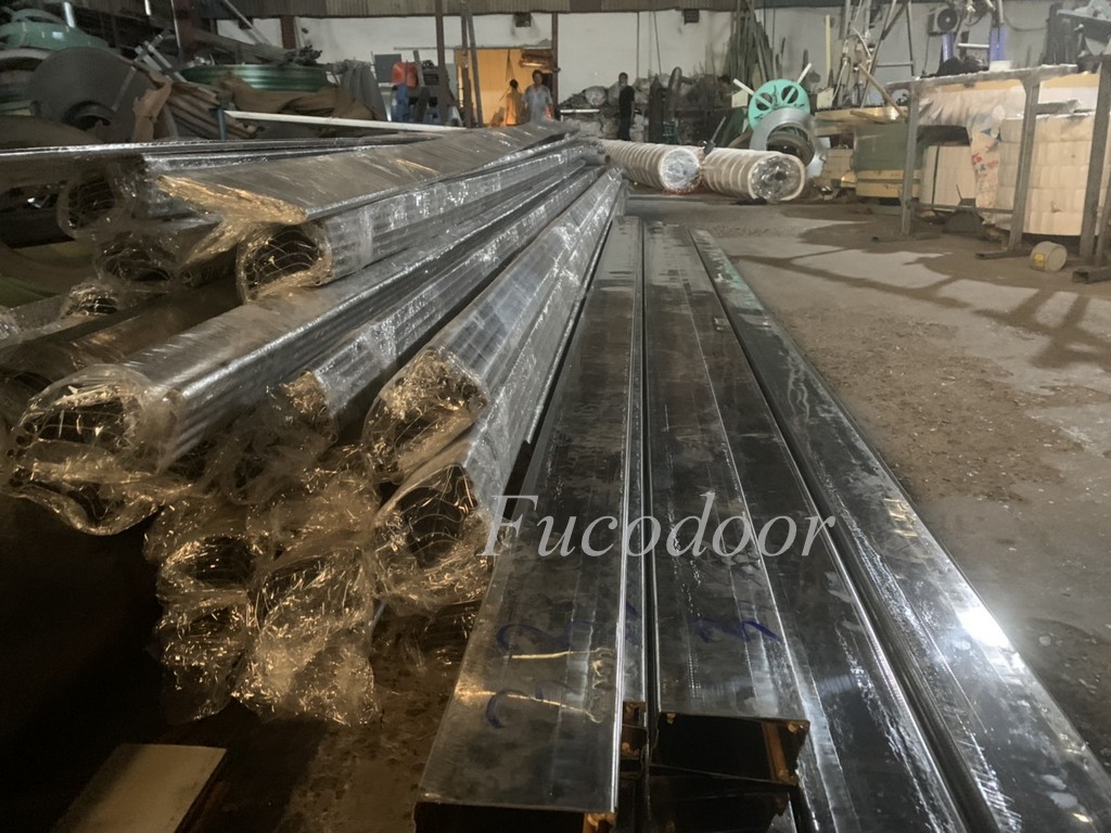 cửa cuốn siêu trường inox