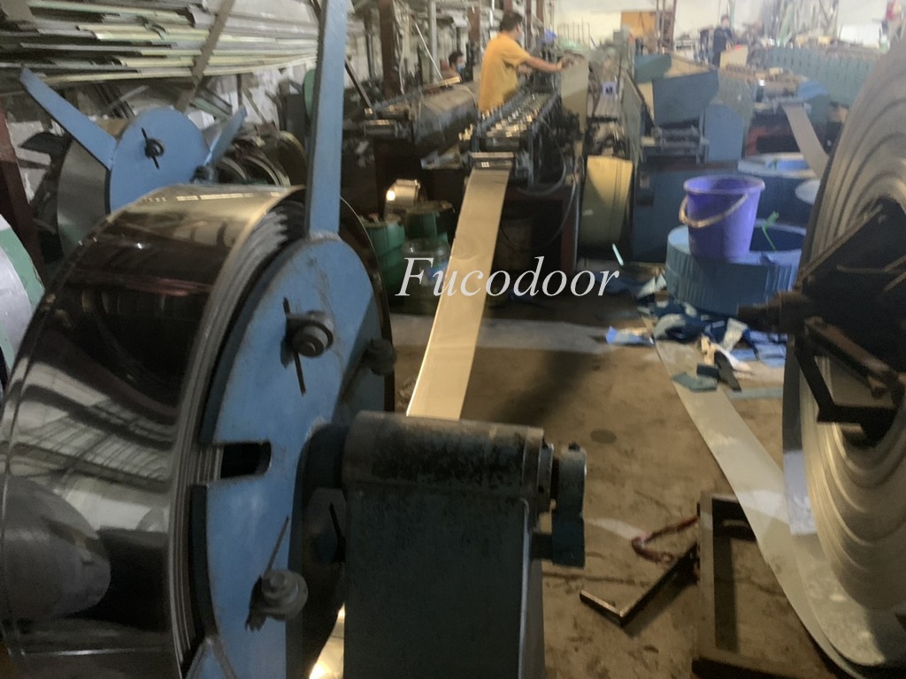 giá cửa cuốn siêu trường inox