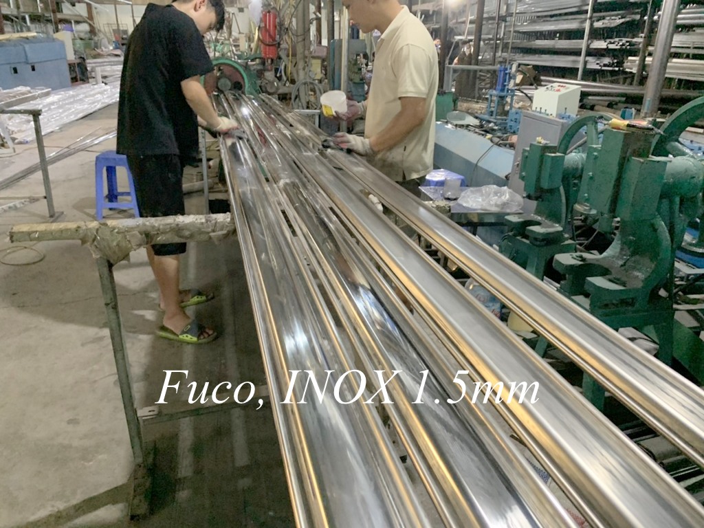 cửa cuốn inox