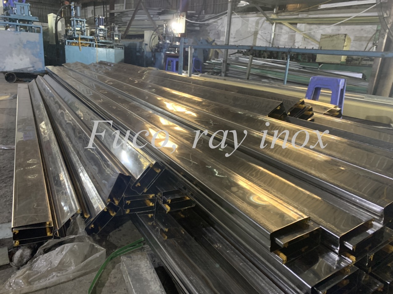 cửa cuốn siêu trường inox