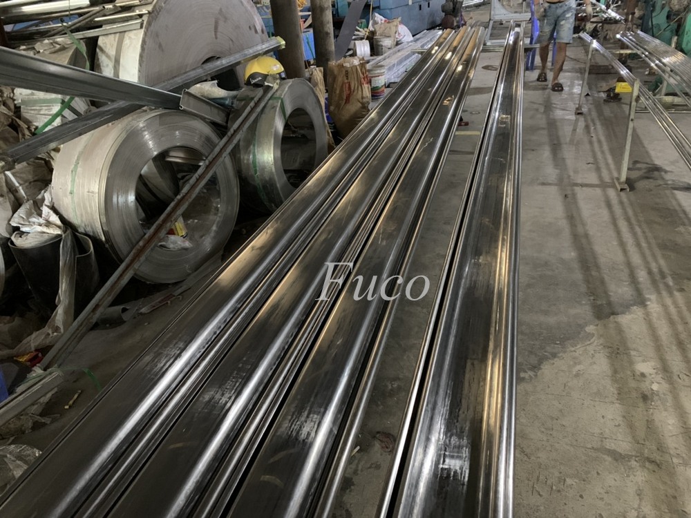 cửa cuốn siêu trường inox