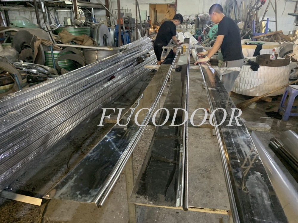 cửa cuốn siêu trường inox