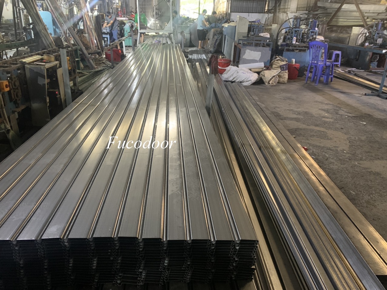 Cửa cuốn siêu trường sơn tĩnh điện dầy 1.6ly, loại korea