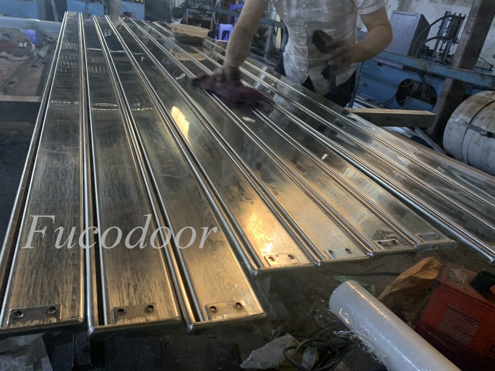 Cửa cuốn INOX 304