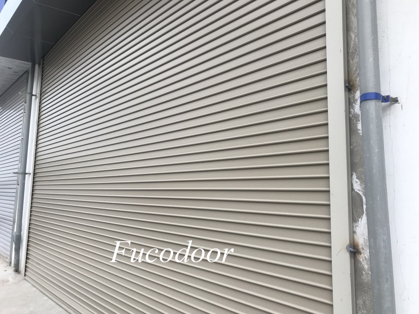 Mua lá cửa cuốn ở đâu