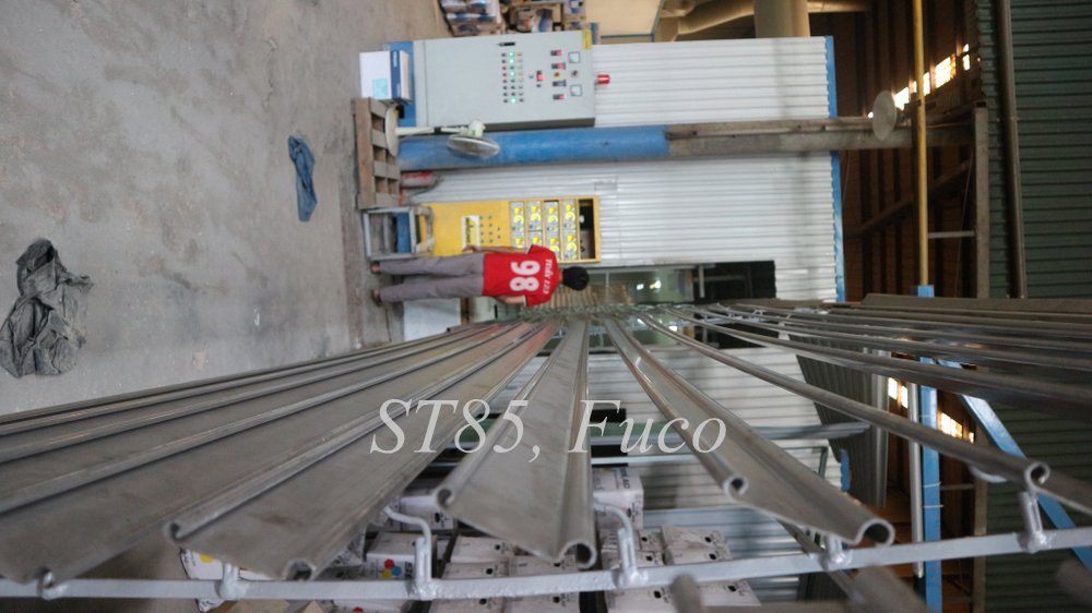 Mua lá cửa cuốn ở đâu