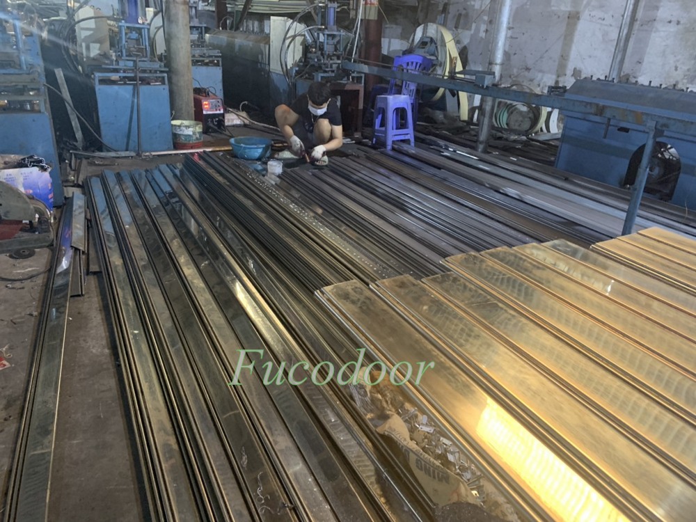 Thân cửa cuốn siêu trường INOX 304, độ dầy 0.8mm, 1mm, 1.2mm, 1.4mm, 1.5mm và 1,6