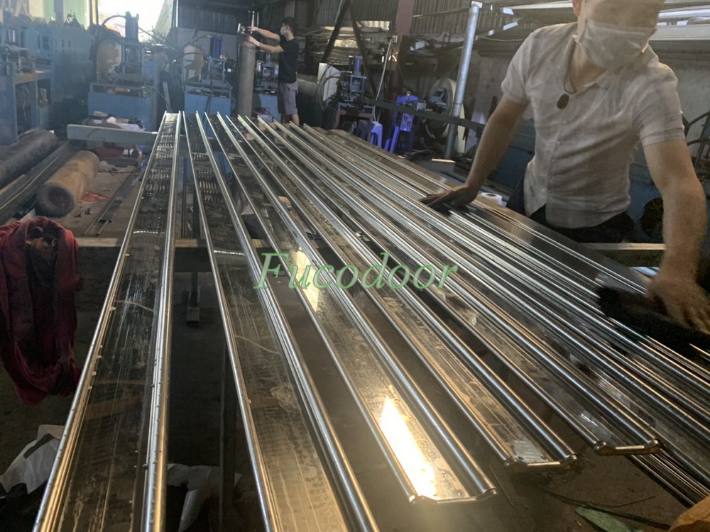 Mua lá cửa cuốn ở đâu