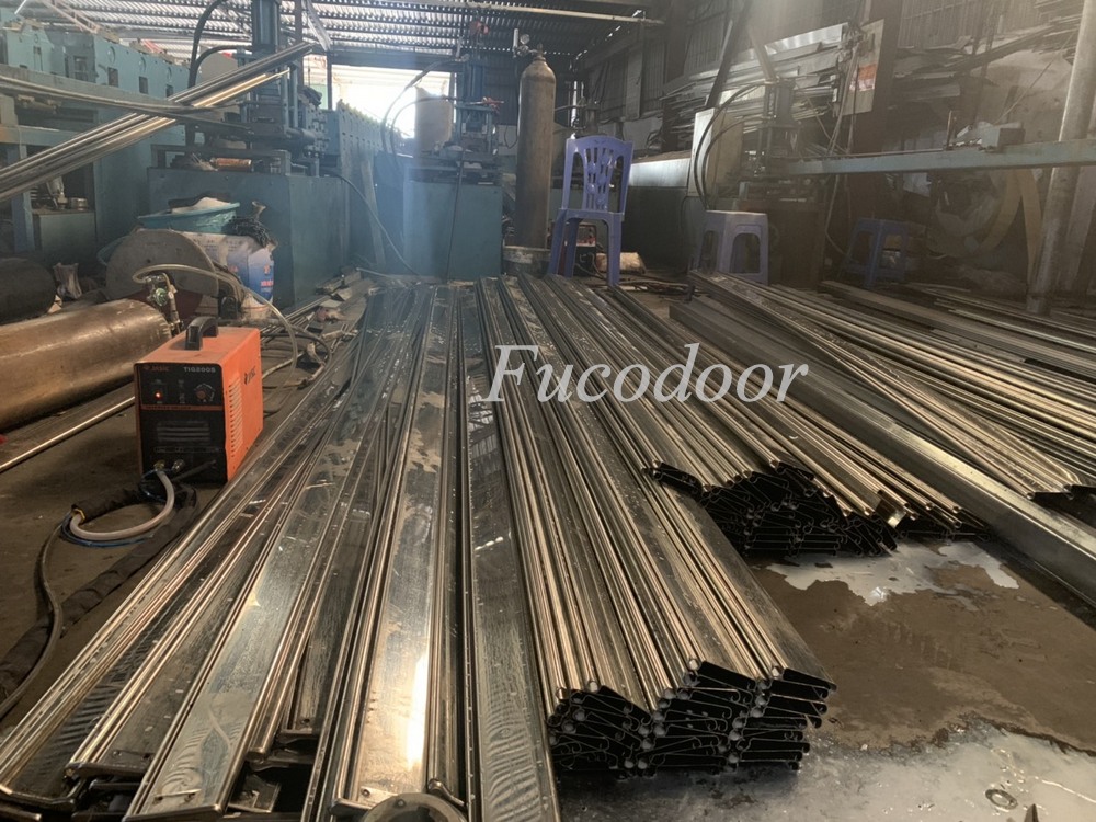 Thân cửa cuốn siêu trường INOX 304