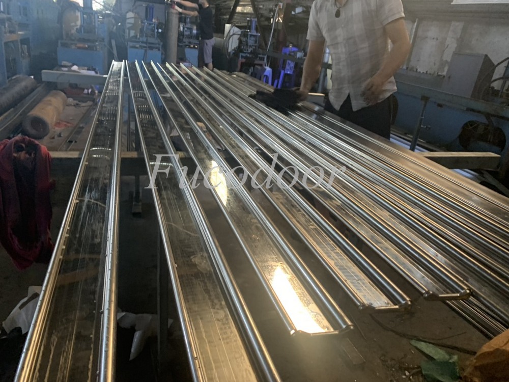 cửa cuốn siêu trường inox