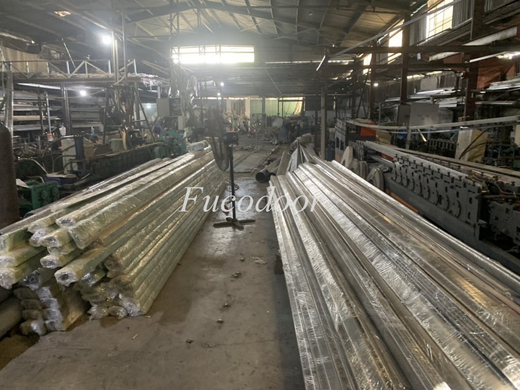 Cửa cuốn siêu trường thép mạ màu cho nhà xưởng