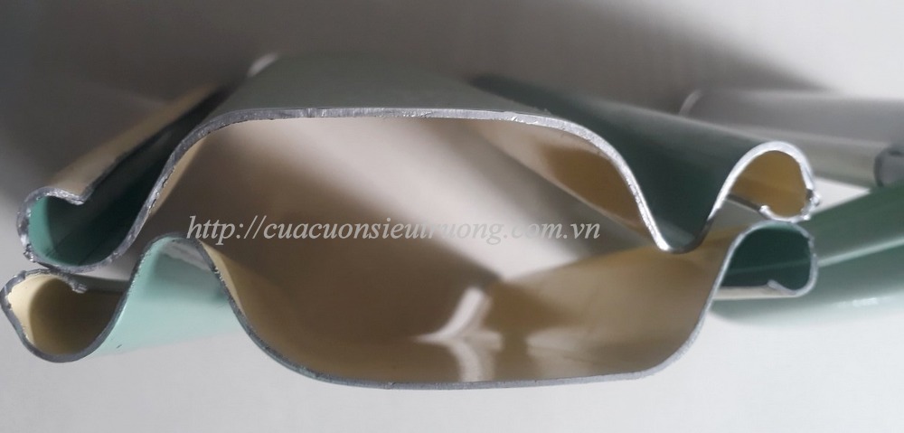 Cửa cuốn siêu trường thép mạ màu cho nhà xưởng