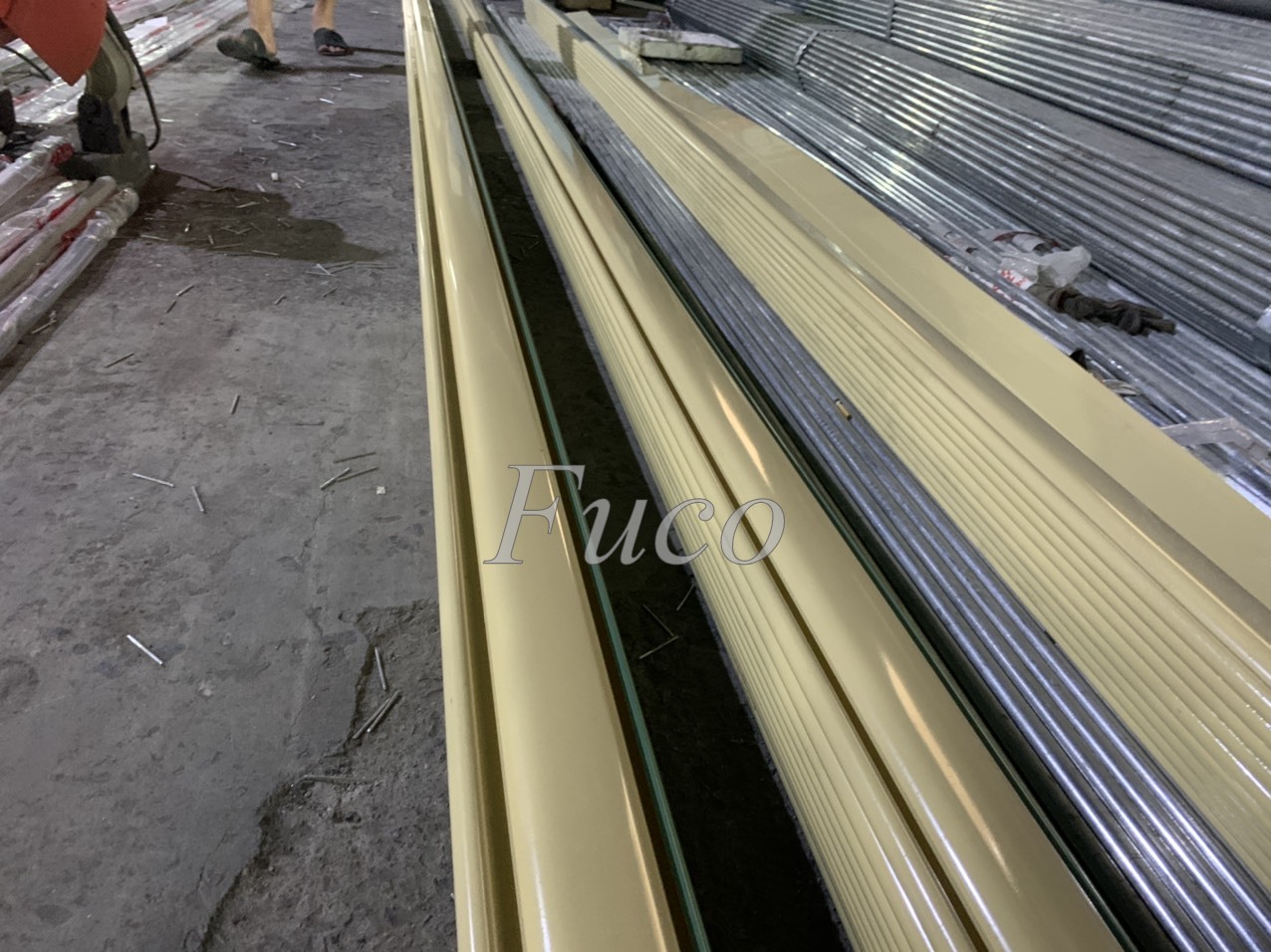 Cửa cuốn siêu trường thép mạ màu, giá cửa cuốn nhà xưởng