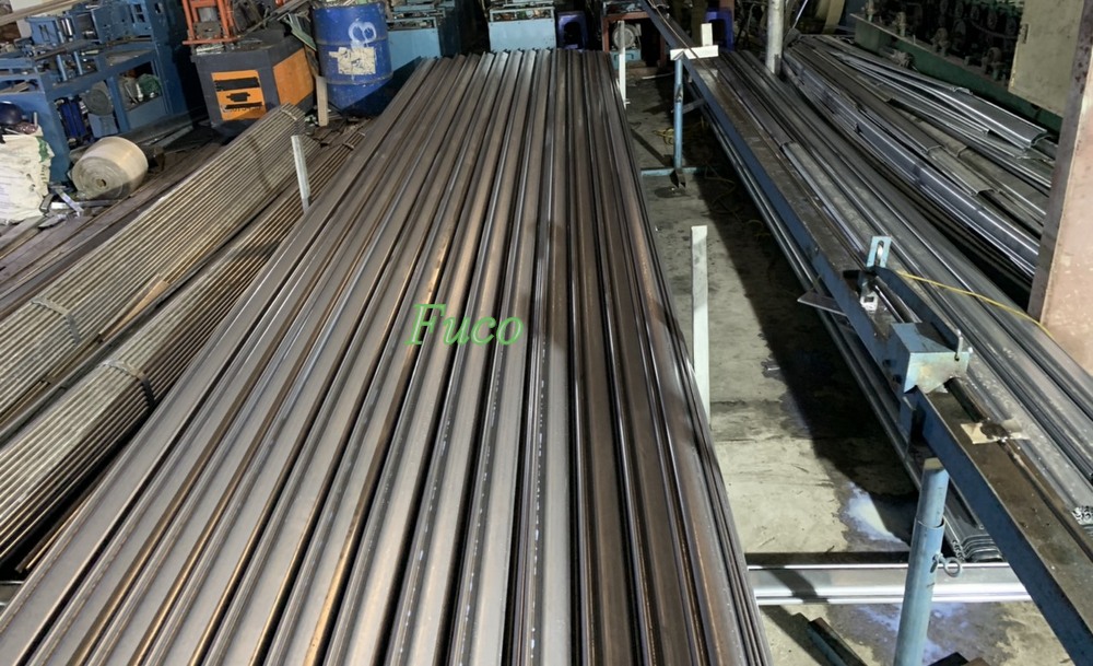 Giá thay lá cửa cuốn thép